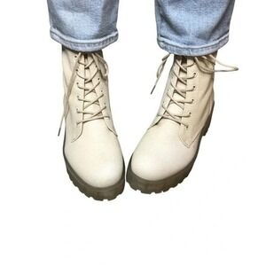 Dirty Laundry Mazzy Combat Boot in a Natural Off-White -7.5